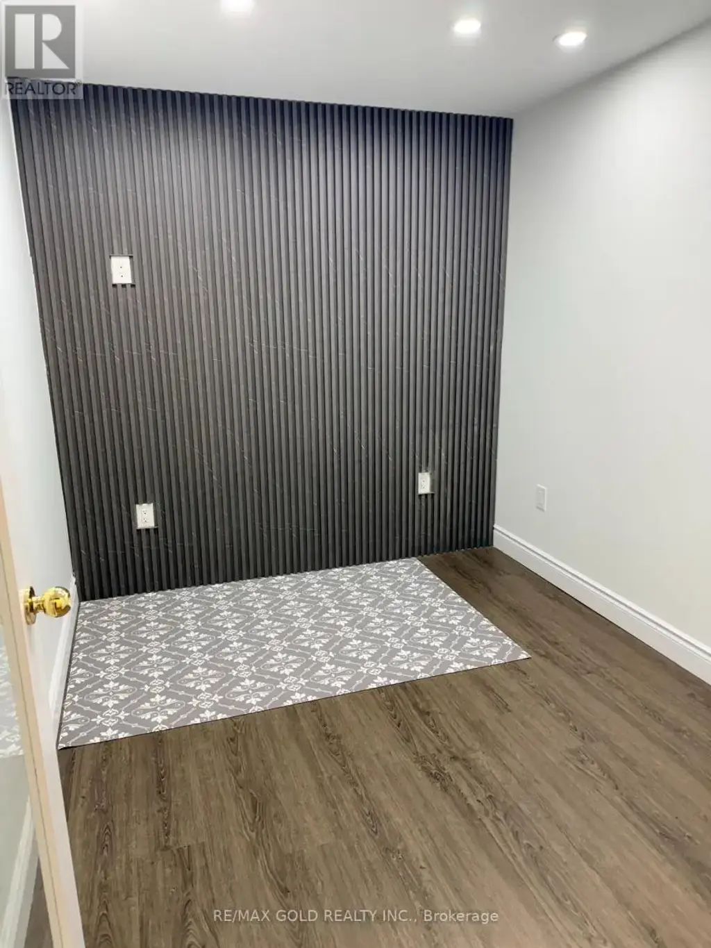 8 - 735 Twain Avenue, Mississauga (Meadowvale Village)